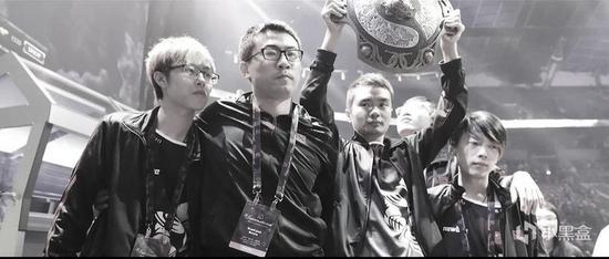 无畏契约冠军赛第五面冠军旗帜等待新主人